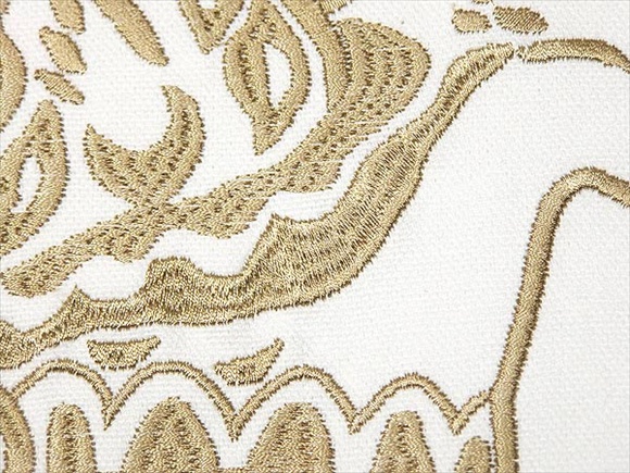 [６０％OFF 定価 2678円 B級品] Gripsholm(グリプスフォルム)ダーラナホース NEWデザイン クッションカバー ホワイト＆ベージュホース 刺繍 写真3