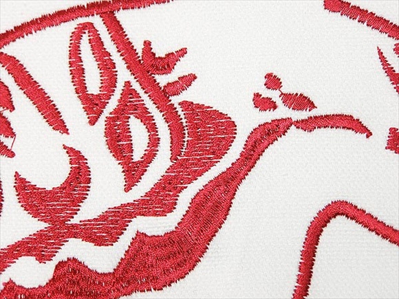 [６０％OFF 定価 2678円 B級品] Gripsholm(グリプスフォルム)ダーラナホース NEWデザイン クッションカバー ホワイト＆レッドホース 刺繍 写真3