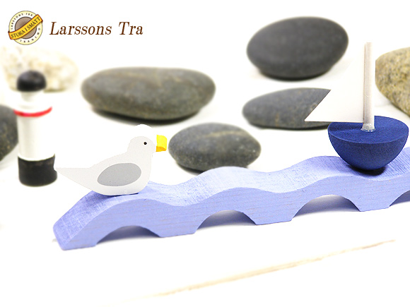 Larssons Tra（ラッセントレー）北欧インテリア雑貨 ビーチのミニチュア ウェーブ（カモメとヨット付き） 画像大1