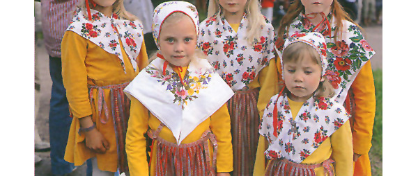 北欧スウェーデンの夏至祭とは 北欧雑貨のアットテリア