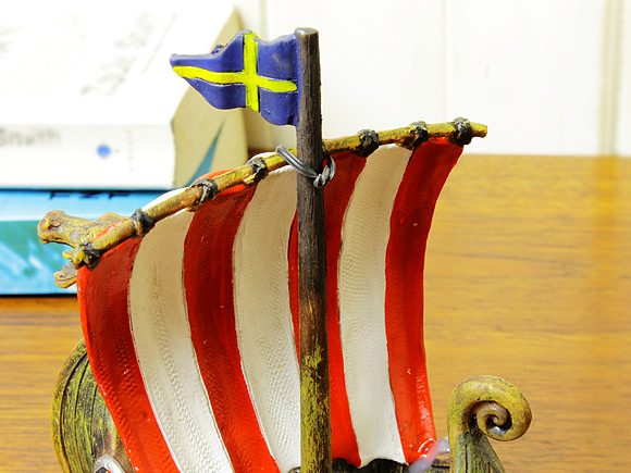 北欧インテリア雑貨 バイキングシップのオブジェ/スウェーデンフラッグ 画像大4