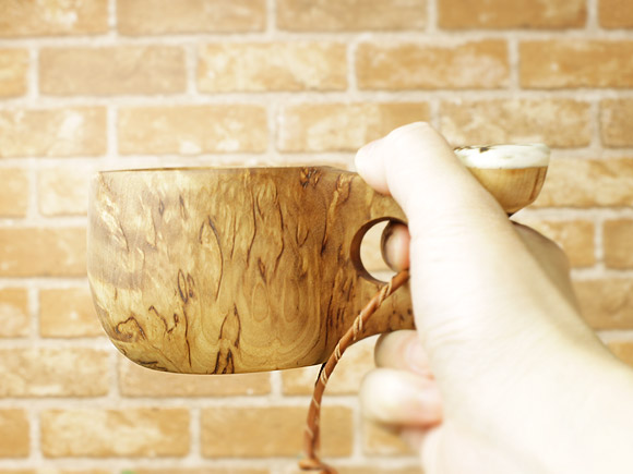 Pahkataide パッカタイデ｜ククサ(kuksa) ヴィサコイブ(visakoivu)カーリーバーチ｜トナカイの絵柄角飾り-003｜1つ穴ハンドル 160cc 画像大7