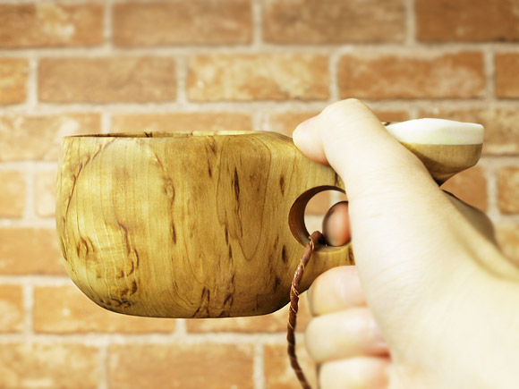 Pahkataide パッカタイデ｜ククサ(kuksa) ヴィサコイブ(visakoivu)カーリーバーチ｜ヘラジカ/ムースの絵柄角飾り-002｜1つ穴ハンドル 160cc 画像大7