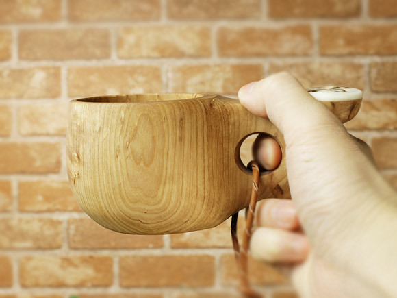 Pahkataide パッカタイデ｜ククサ(kuksa) ヴィサコイブ(visakoivu)カーリーバーチ｜オオカミの絵柄角飾り-002｜1つ穴ハンドル 160cc 画像大7
