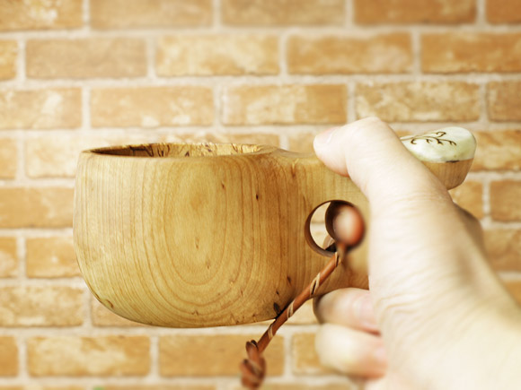 Pahkataide パッカタイデ｜ククサ(kuksa) ヴィサコイブ(visakoivu)カーリーバーチ｜バード(ライチョウ)の絵柄角飾り-003｜1つ穴ハンドル 160cc 画像大7