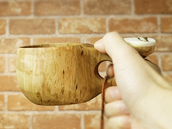 Pahkataide パッカタイデ｜ククサ(kuksa) ヴィサコイブ(visakoivu)カーリーバーチ｜フィッシュの絵柄角飾り-003｜1つ穴ハンドル 160cc 画像大7
