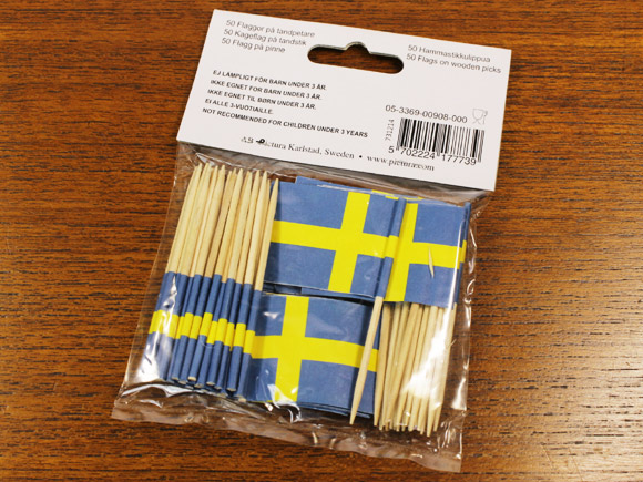 [50％OFF 定価 450円 アウトレットB級品] スウェーデン国旗ピック 50本入【北欧雑貨のアットテリア】